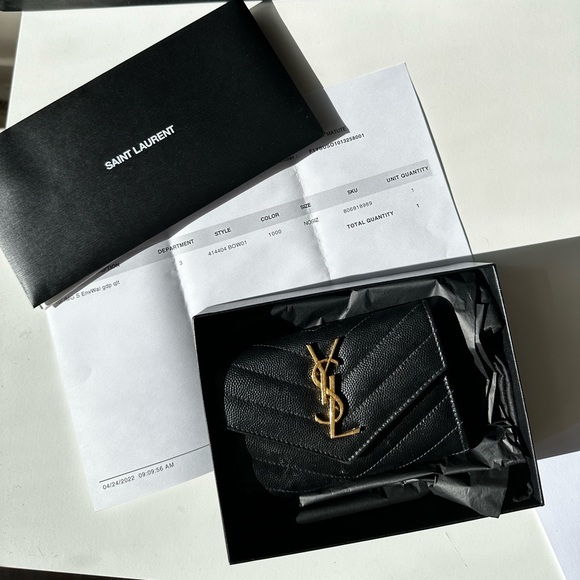 Cassandra matelasse wallet - Picture 4 of 7